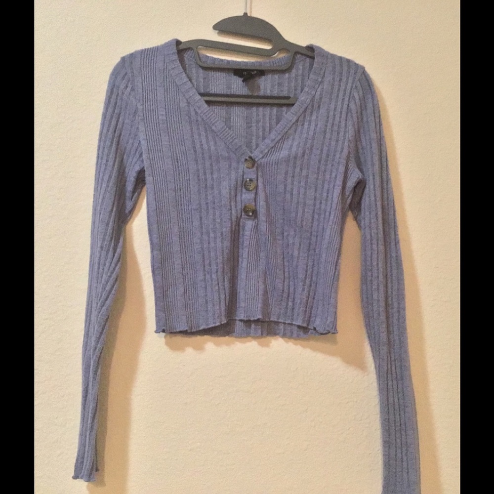 Long sleeve knit top